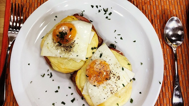 Amanece con una deliciosa recarga de sabor con esta receta de ¨Huevos con  queso¨