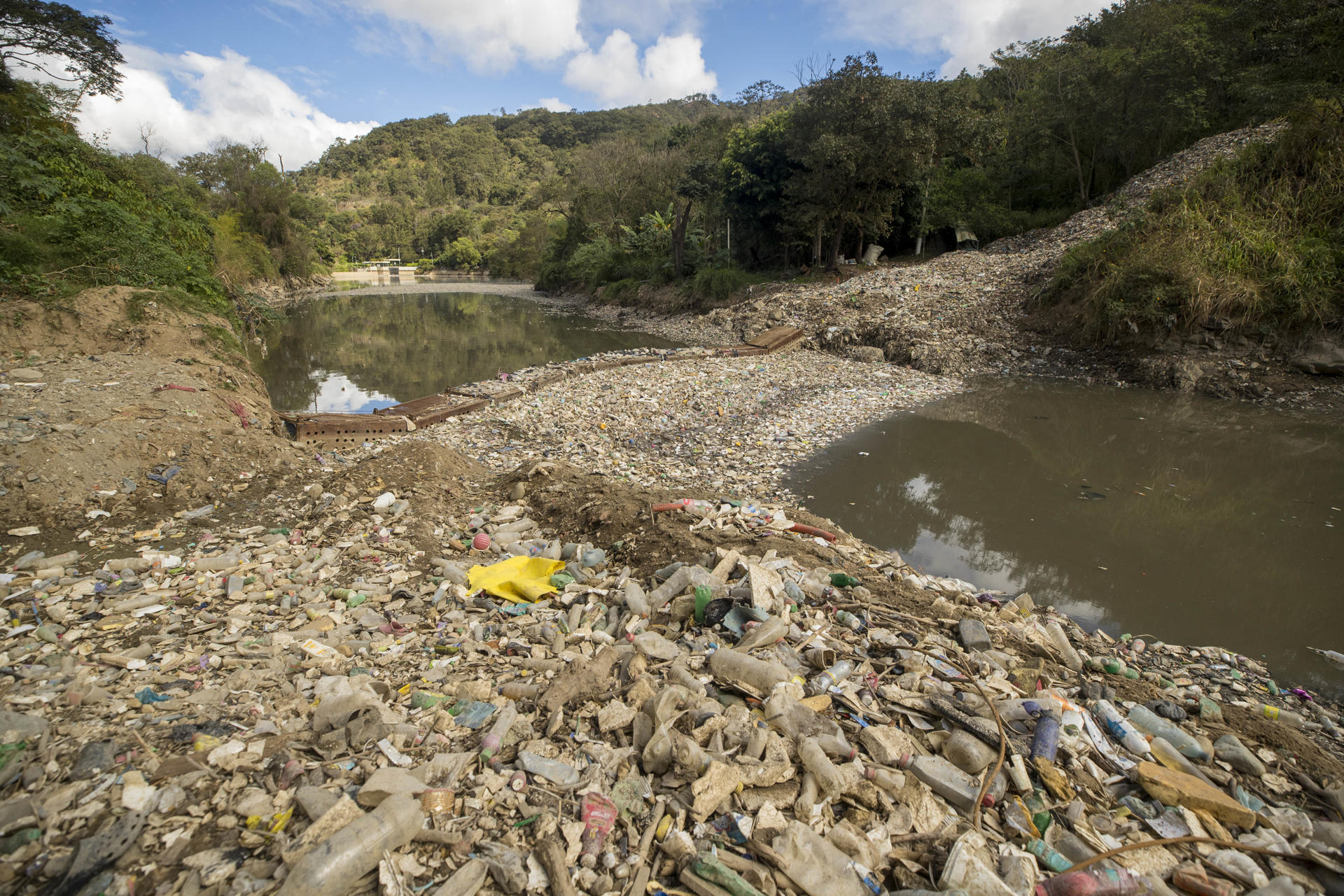 Este es el proyecto social recuperó 300 toneladas de residuos en río 